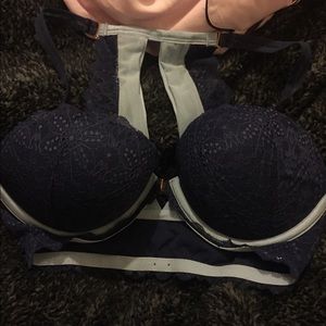 34 DD Victoria secret pink bra